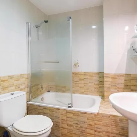 2 Bedroom Stunning In *